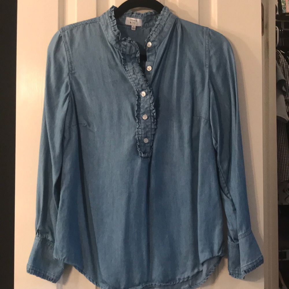 Crown & Ivy chambray popover ruffles XS